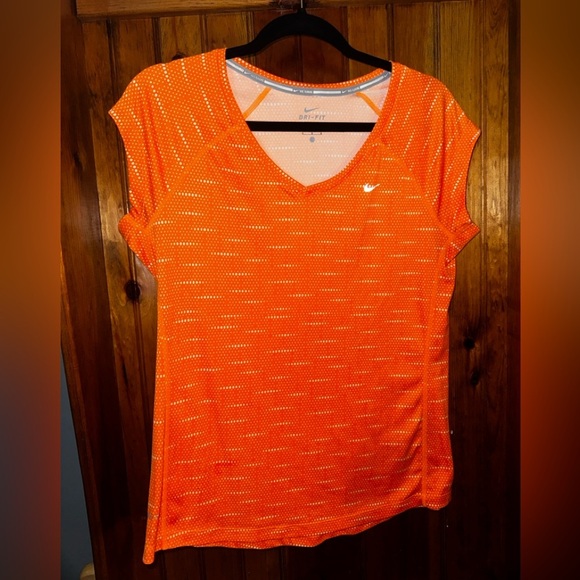 Ladies Nike dri‎ fit running tee size Large - Picture 1 of 4